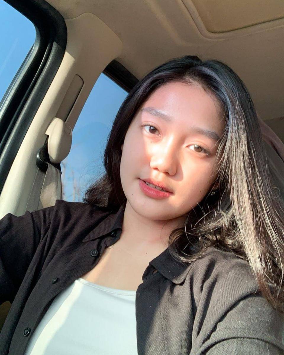 instagram.com/chandrika_