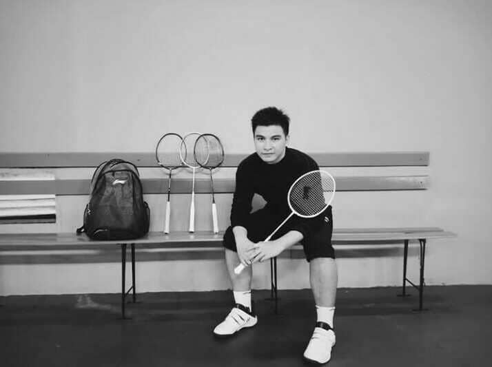 Jadi Ben di 'Ada Dewa di Sisiku', 10 Potret Joshua Otay Main Badminton