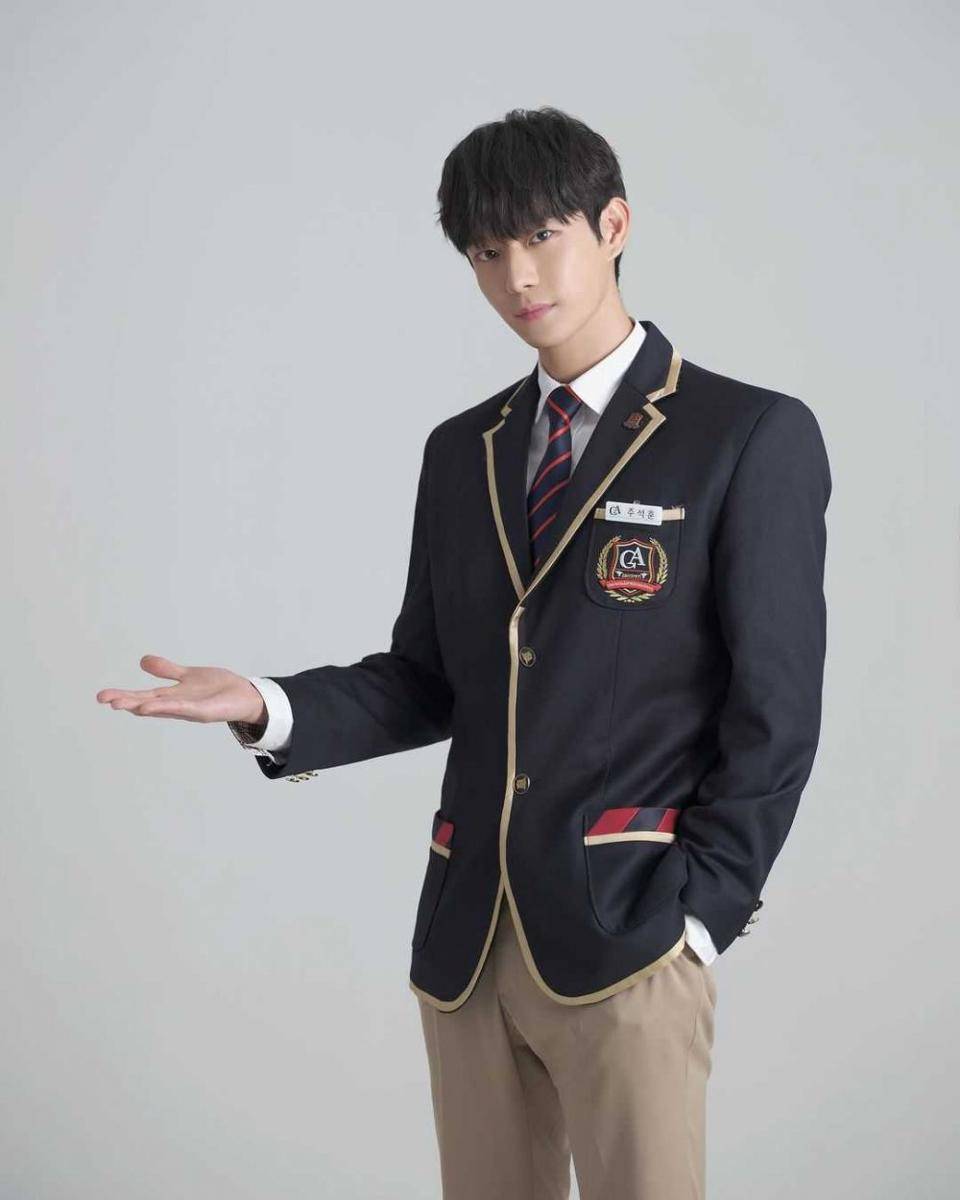instagram.com/outerkorea_official