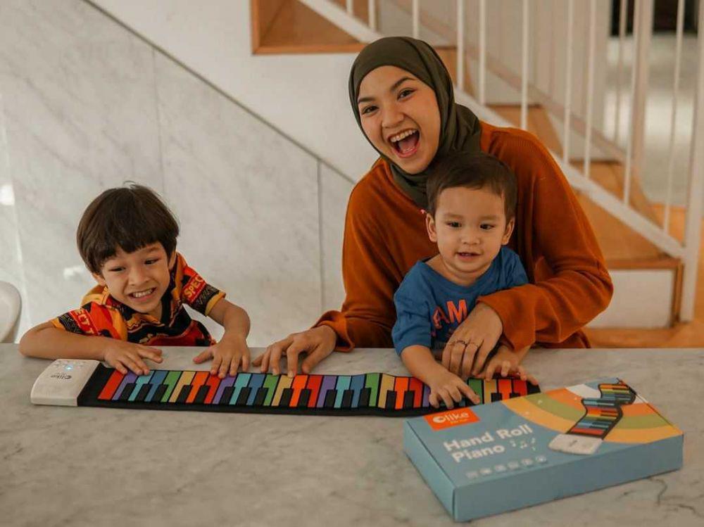 9 Momen Kebersamaan Marsha Natika Bareng Kedua Putranya, Manis Banget!