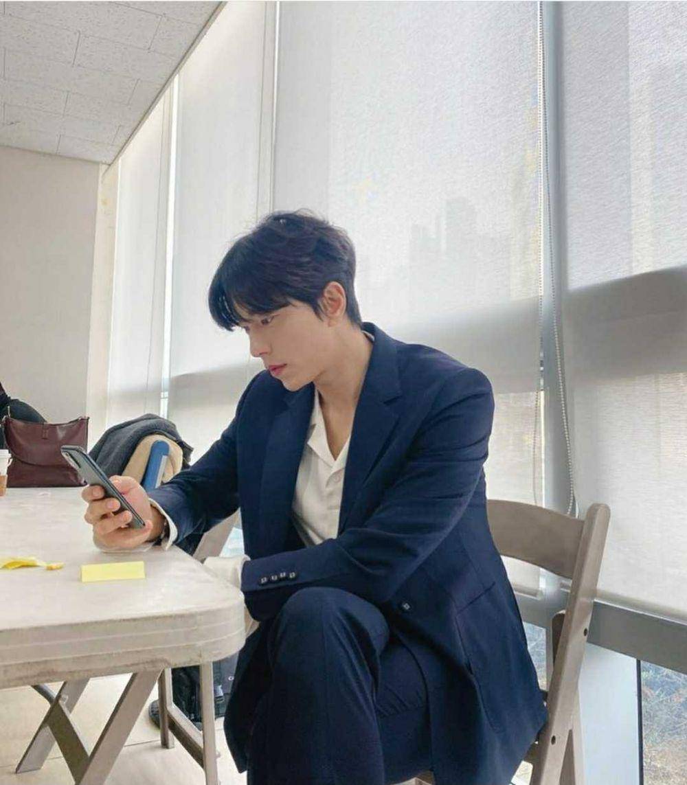 instagram.com/yoonhyunmin