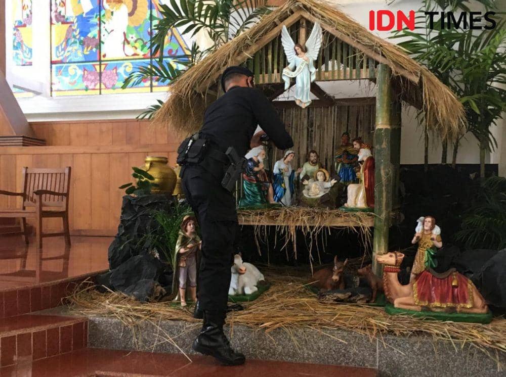 Jelang Misa Natal, Jibom Gegana Polda DIY Mulai Sterilisasi Gereja