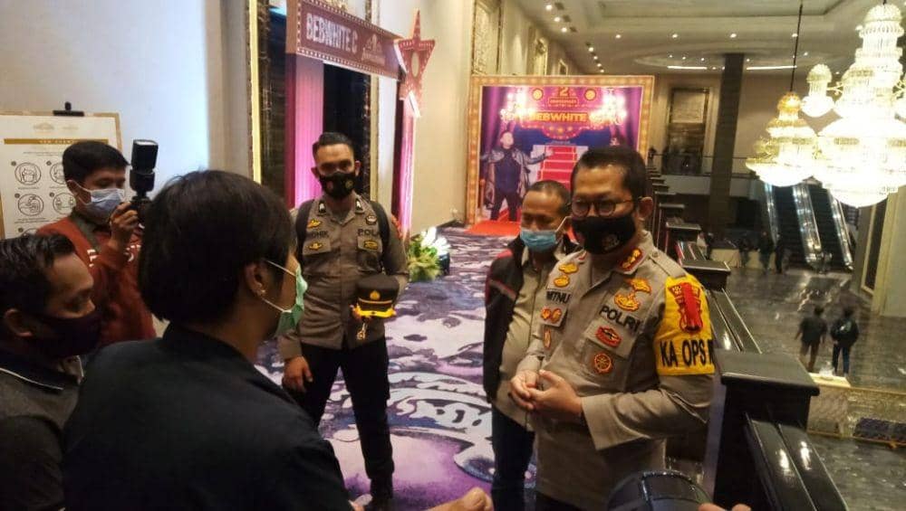 Polisi Bubarkan Fashion Show yang Ngundang Seribu Orang di Makassar