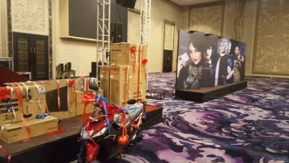 Kegiatan keramaian di salah satu hotel di Makassar dihentikan petugas kepolisian. IDN Times/Polrestabes Makassar