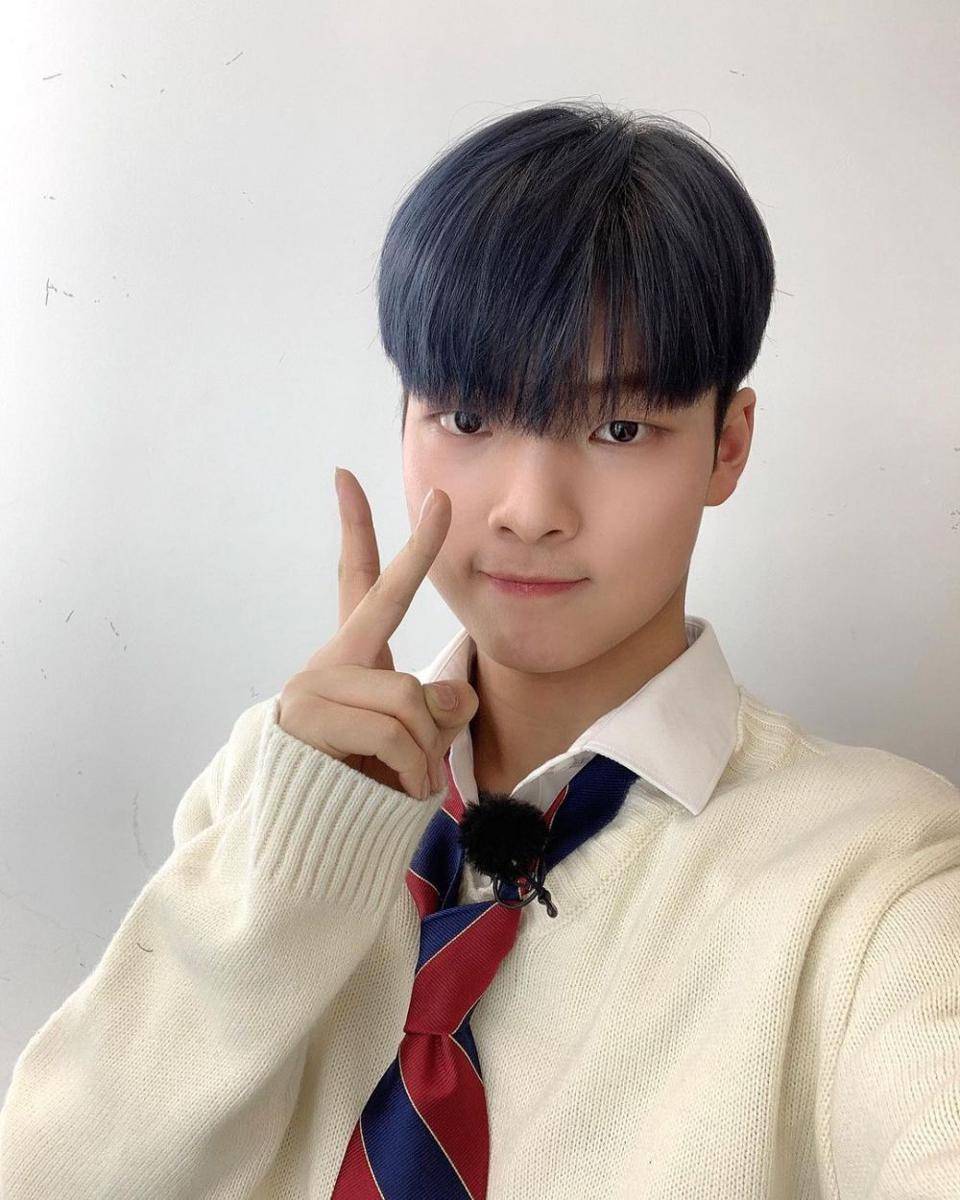 instagram.com/official.ghost9