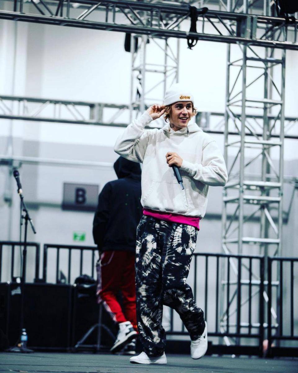 OOTD topi ala Justin Bieber (instagram.com/justinbieber)
