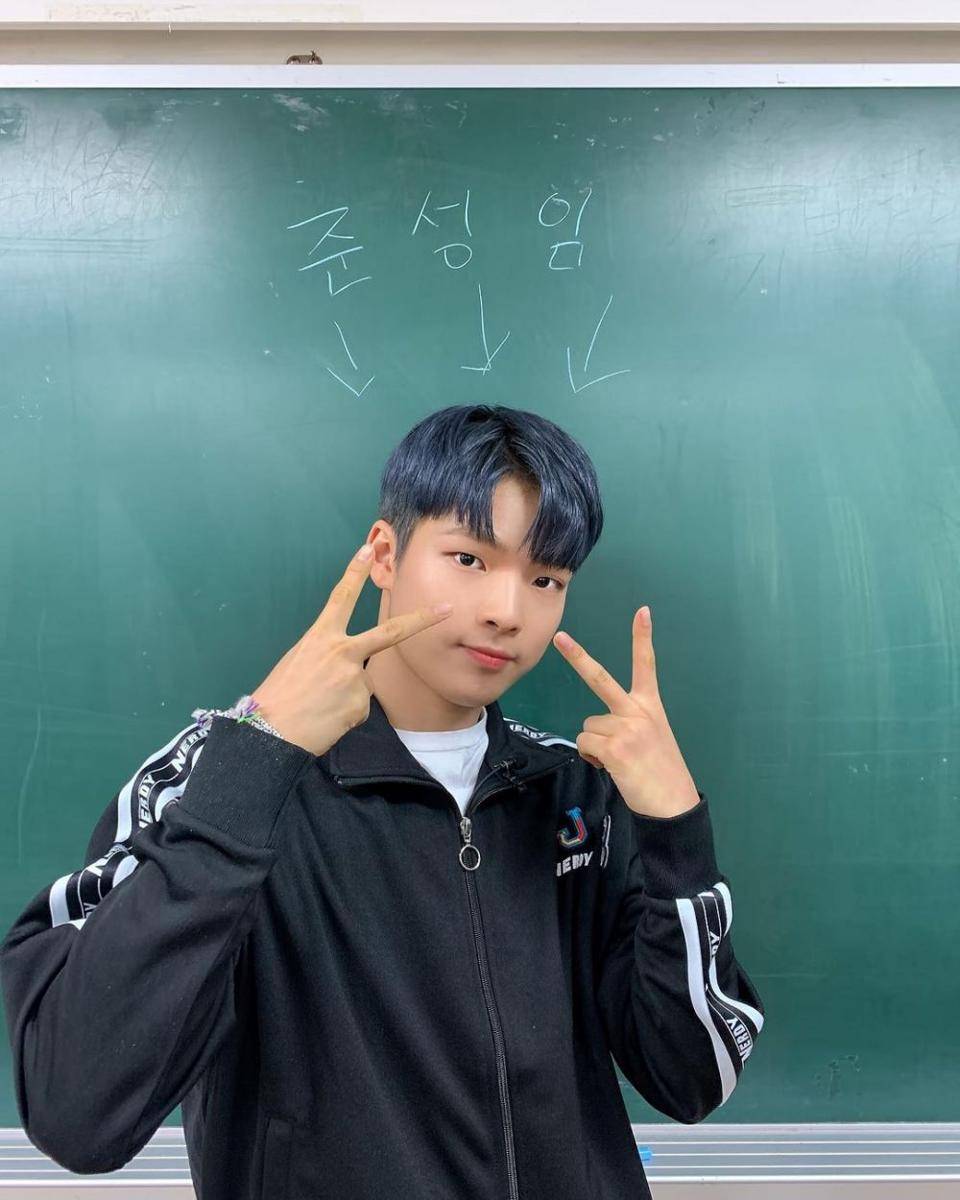 instagram.com/official.ghost9