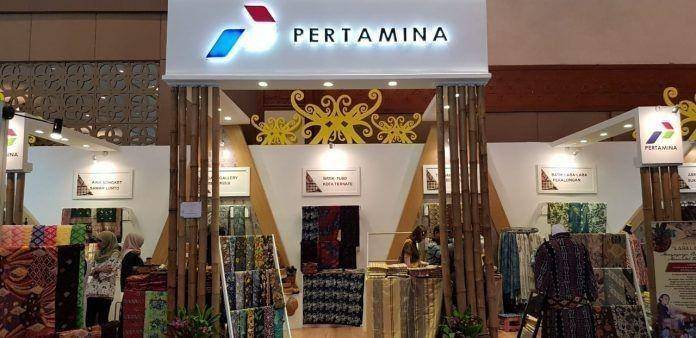 Beberapa UMKM binaan Pertamina di sebuah pameran dagang. (petrominer.com)