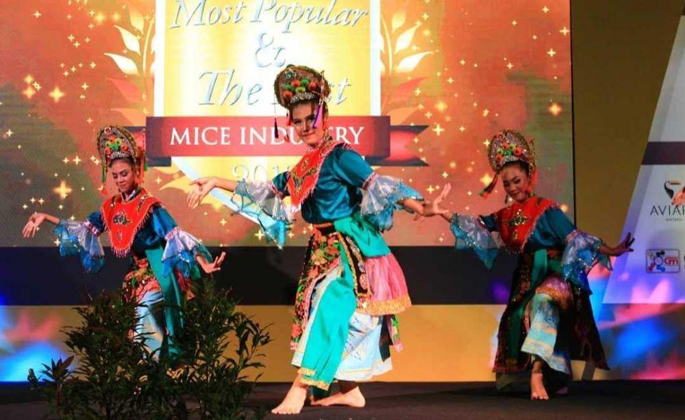 Dear Millennials, agar Hidup Lebih Baik Terapkan 6 Pantun Betawi, ya!