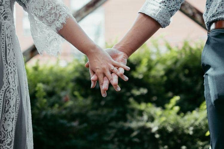 Gawat! Ketergantungan Emosional pada Pasangan Bisa Merusak Hubungan