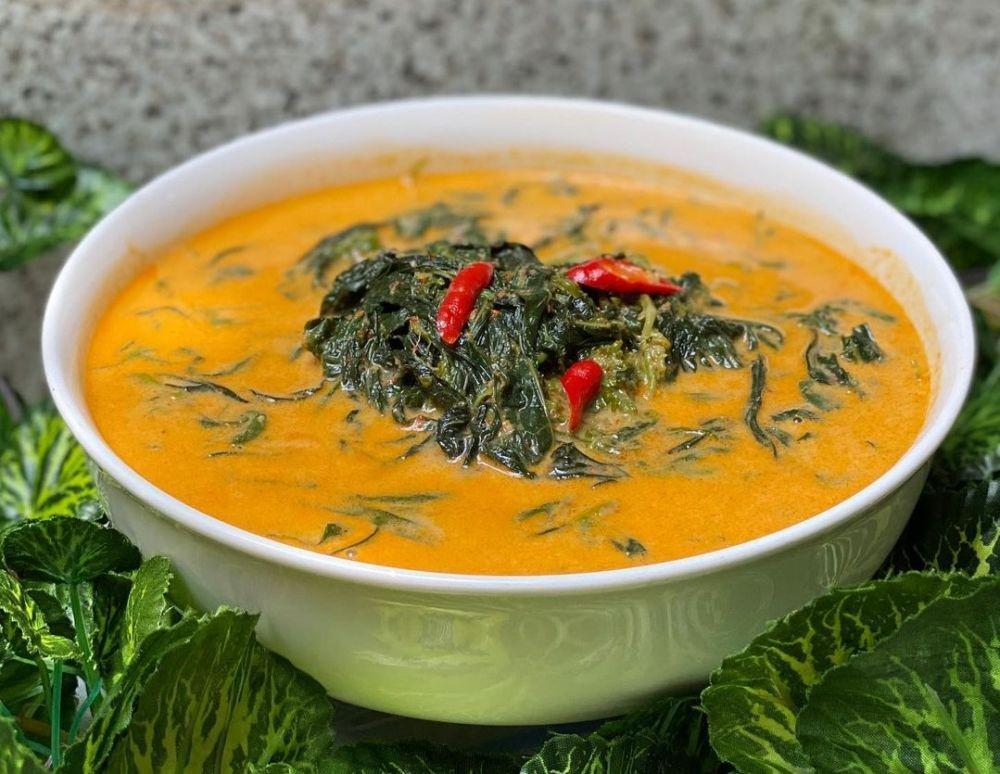 Resep Daun Singkong Santan yang Sederhana dan Nikmat