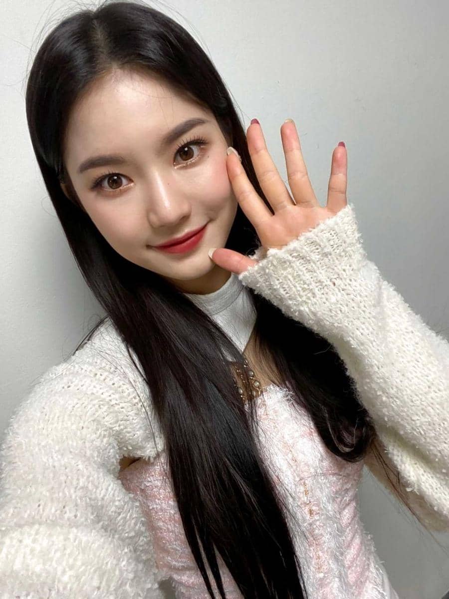 twitter.com/STAYC_official