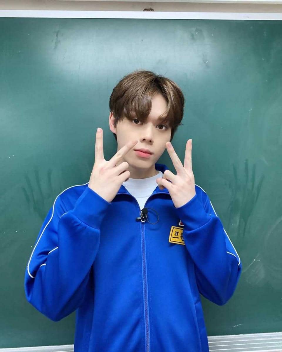 instagram.com/official.ghost9