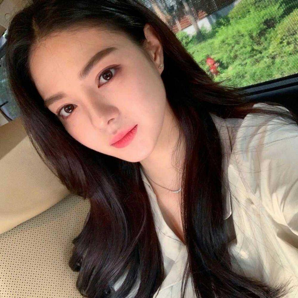 instagram.com/ myongd97