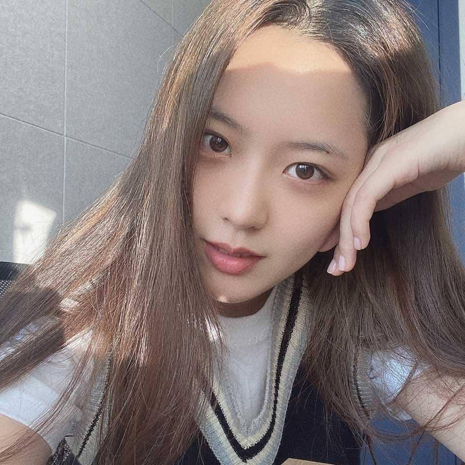 instagram.com/redsquare.official