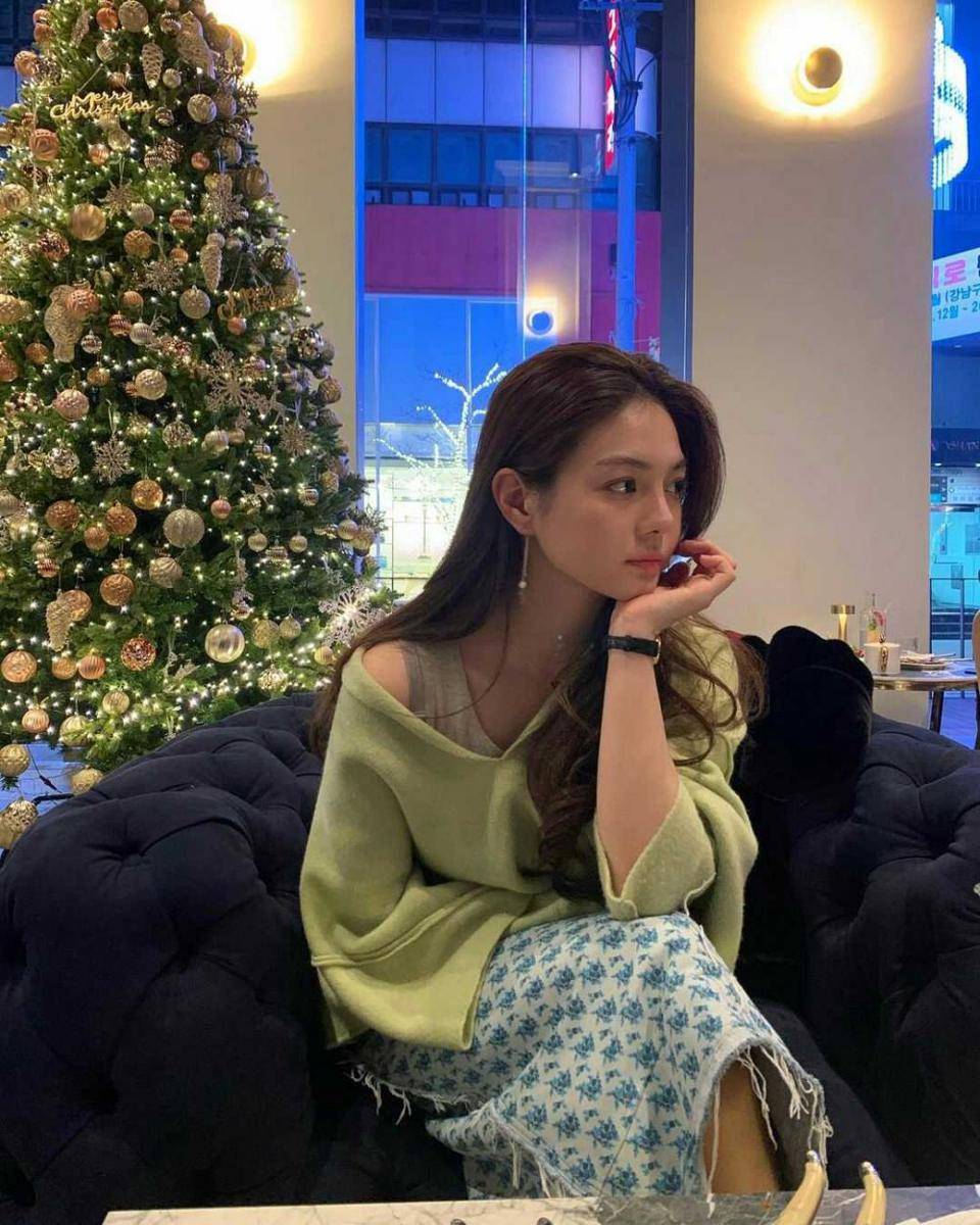 instagram.com/ myongd97