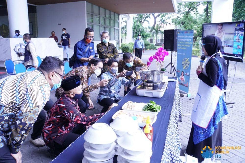 Rektor ITS Prof Dr Ir Mochamad Ashari MEng dalam sebua acara. Dok. Humas ITS