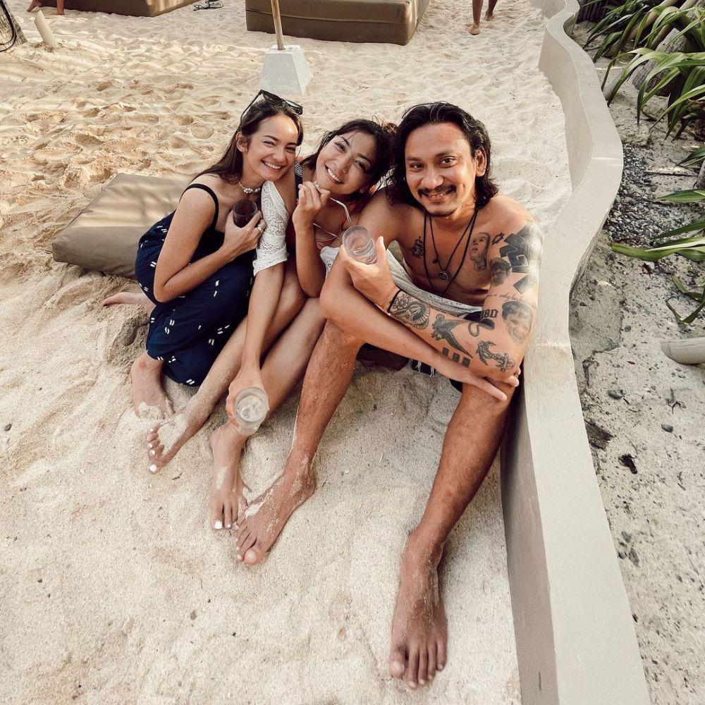 10 Momen Keseruan Host 'Tonight Show' Liburan Bareng Keluarga  di Bali