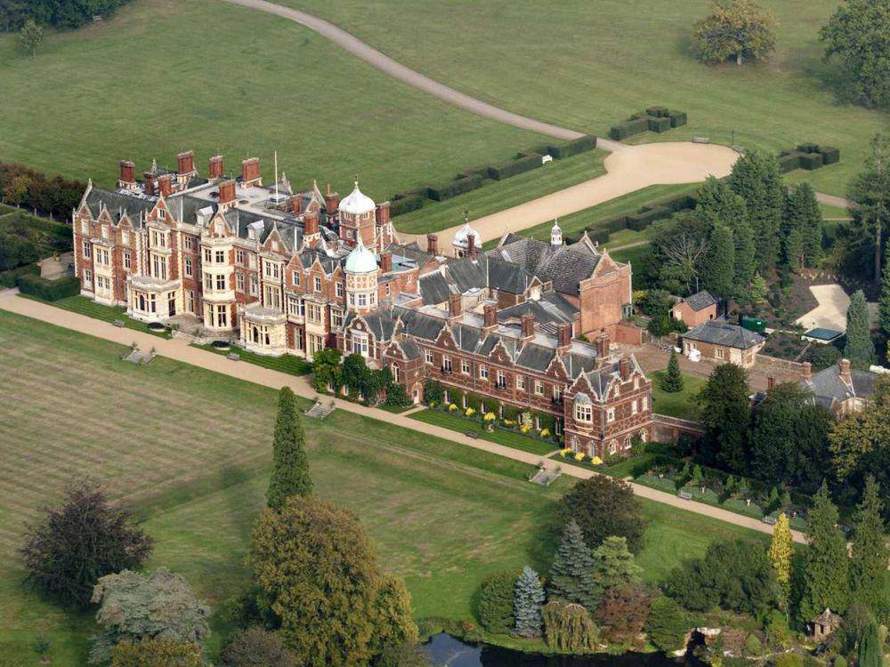 Sandringham House yang telah 30 tahun lebih digunakan untuk merayakan Natal keluarga kerajaan Inggris. (Wikimedia.org/John Fielding)