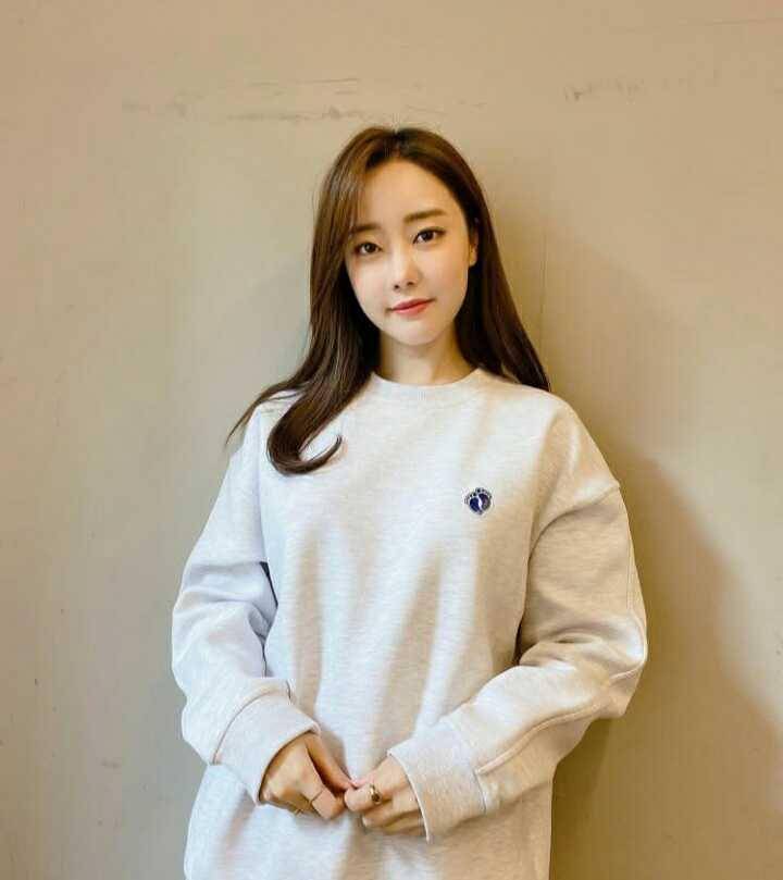 Go Woo Ri dok.instagram.com/rainbowoori