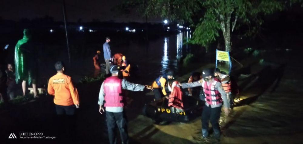 Medan Diguyur Hujan, Perumahan De Flamboyan Banjir hingga 1,5 Meter