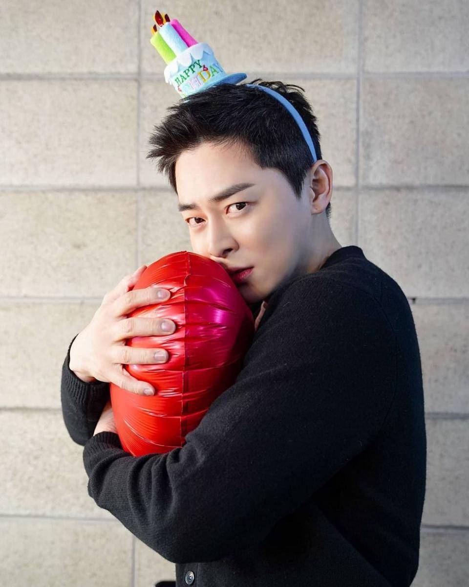 Instagram.com/jament_official