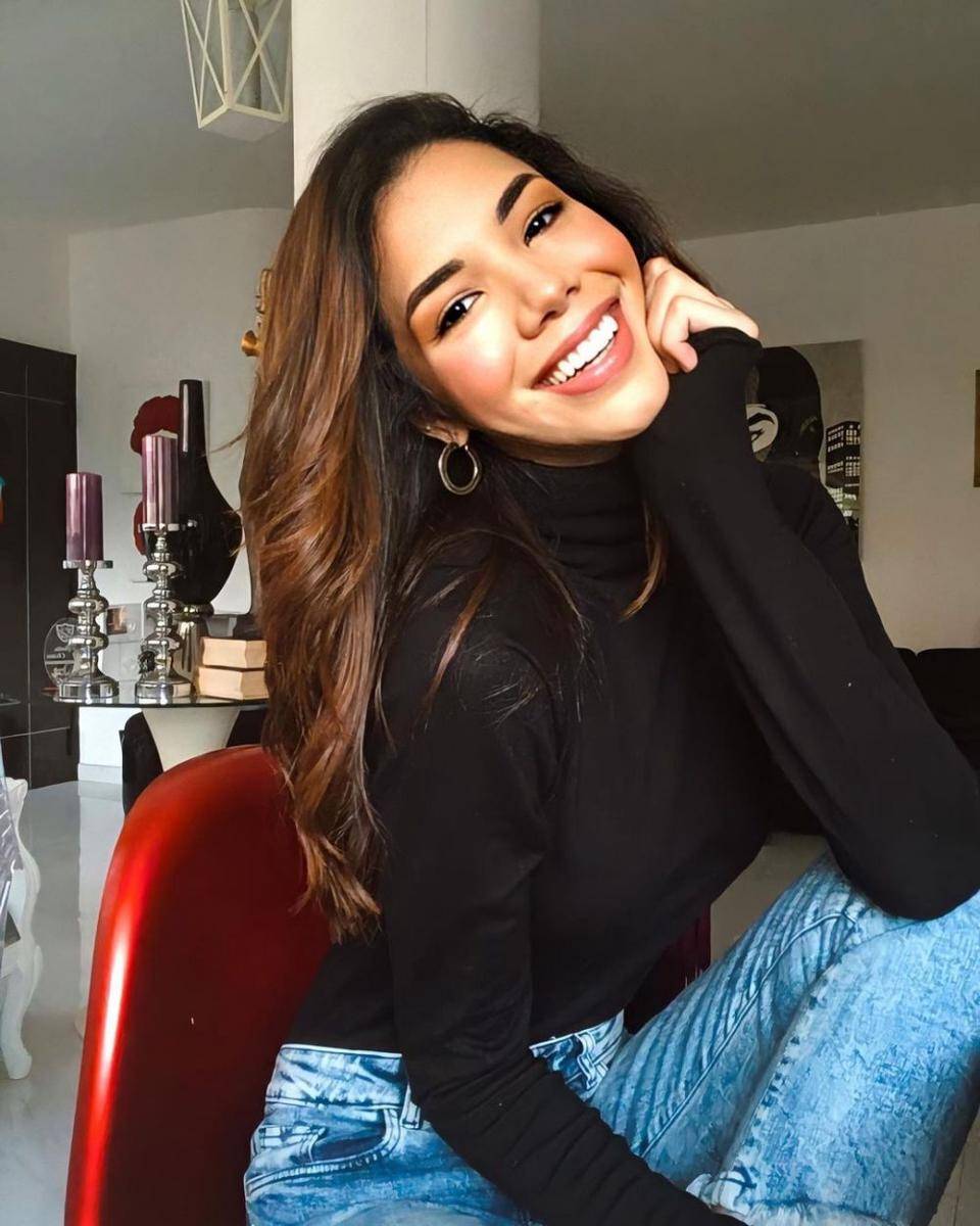 Instagram.com/thaliaolvino