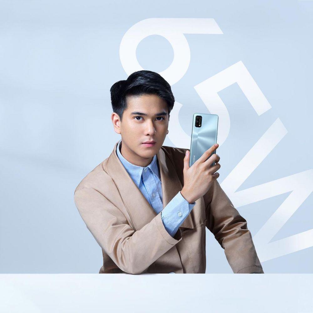 Awas Terpikat, 10 Pesona Iqbaal Ramadhan dengan Tatapan Tajam