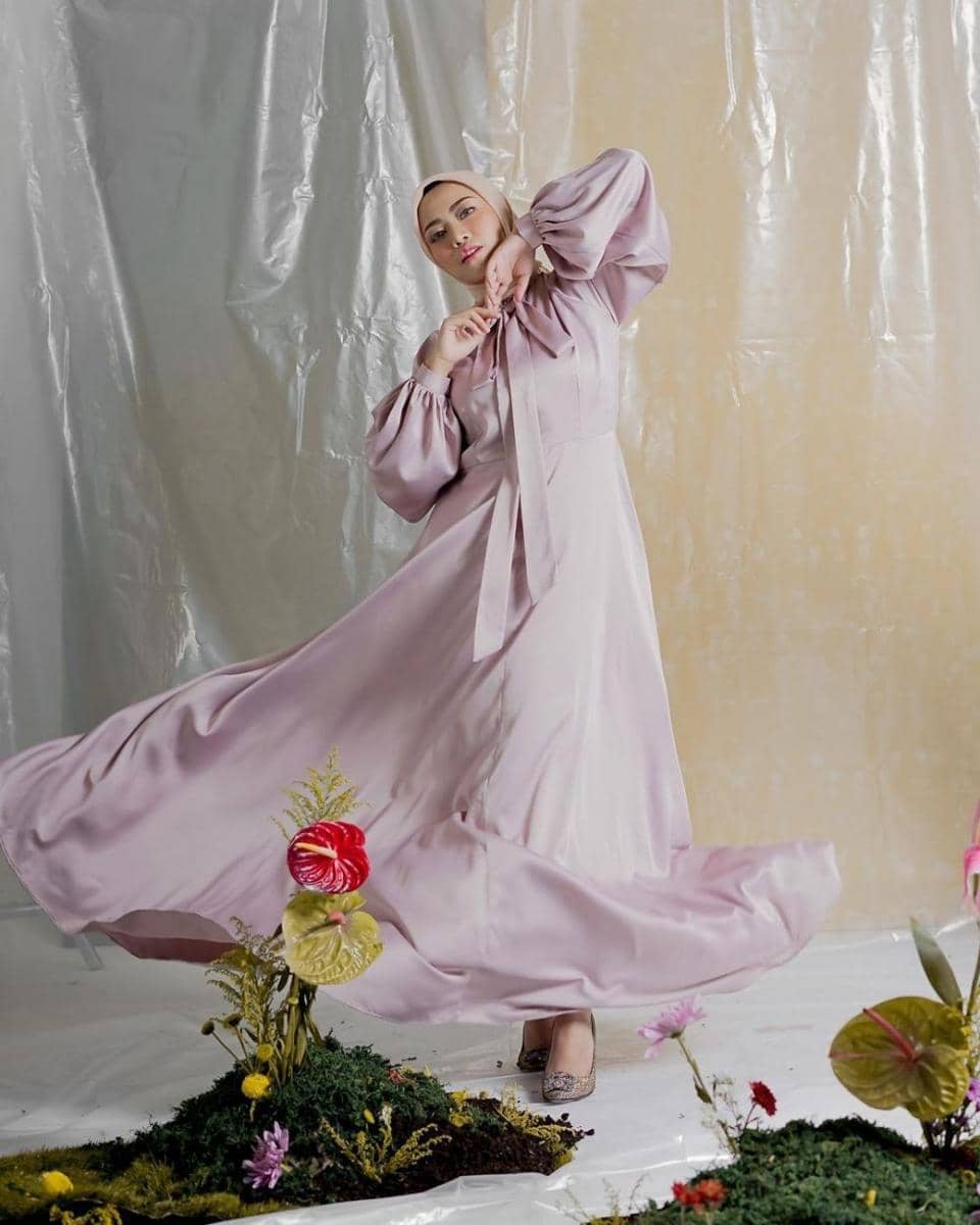 Instagram.com/rachelvennya