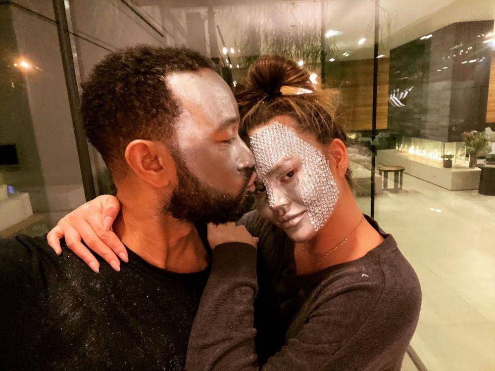 instagram.com/chrissyteigen