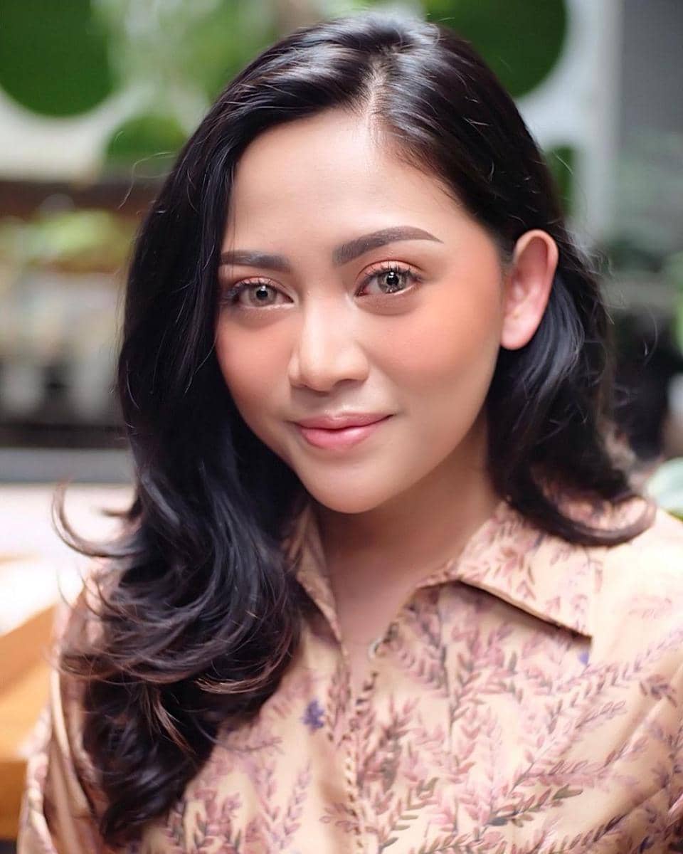 Instagram.com/trifenaklairine