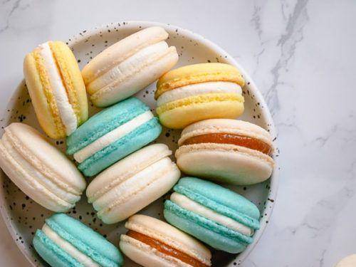 ilustrasi macarons (sweetandsavorybyshinee.com)