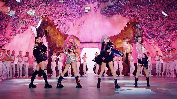 YouTube.com/BLACKPINK