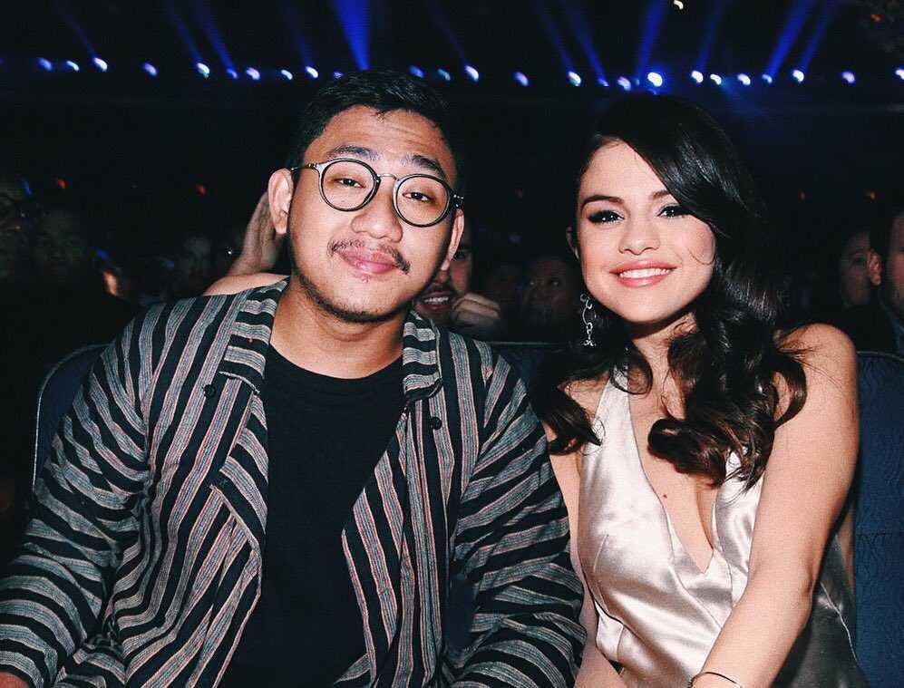 Halu Tingkat Tinggi! 10 Editan Kocak Faiz Sadad Bersama Seleb Dunia