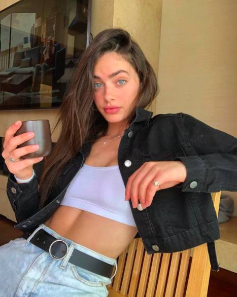 instagram.com/yaelshelbia