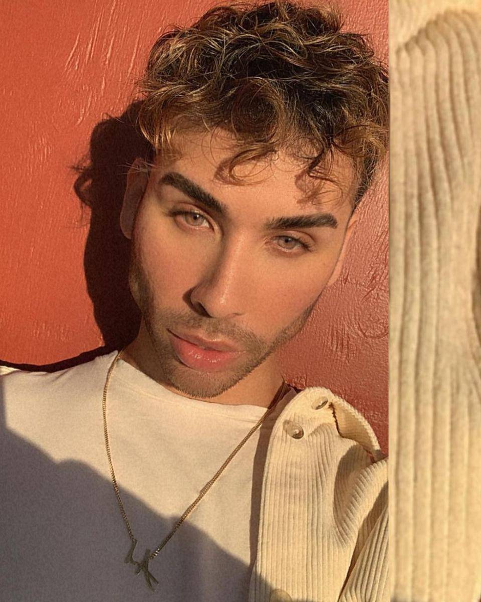 instagram.com/makeupbyariel