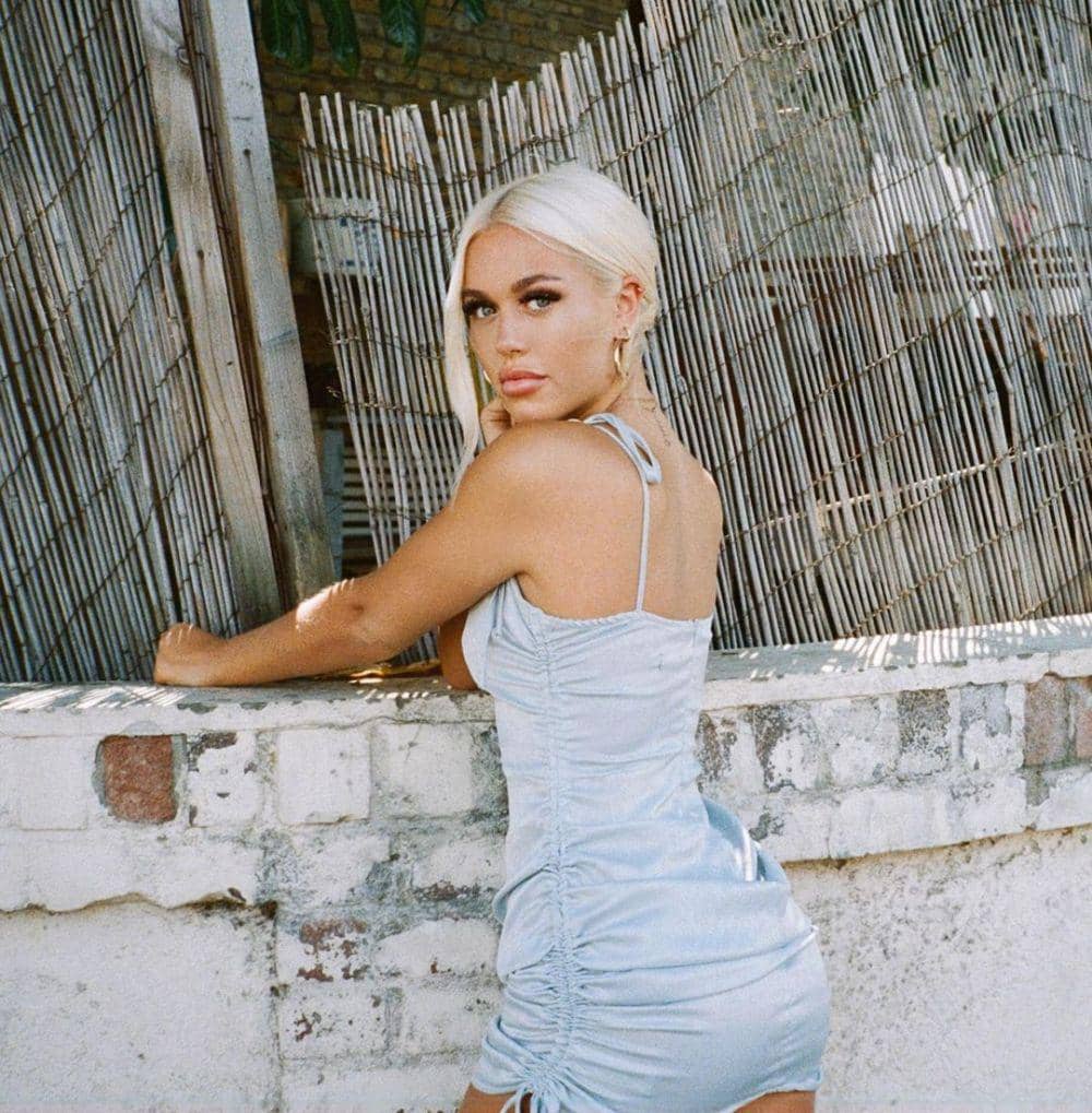 instagram.com/lottietomlinson