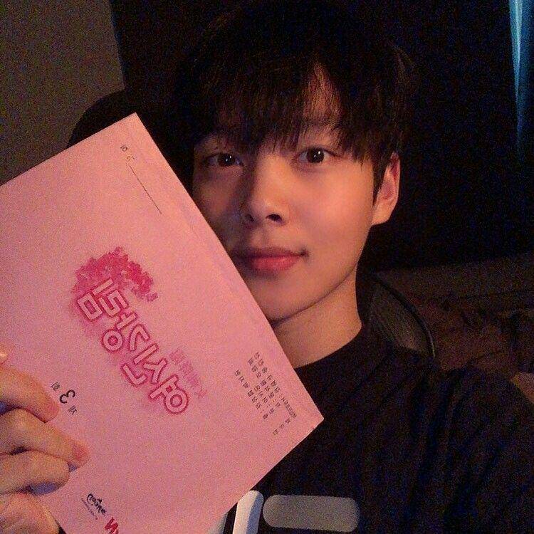 instagram.com/mingi_1122
