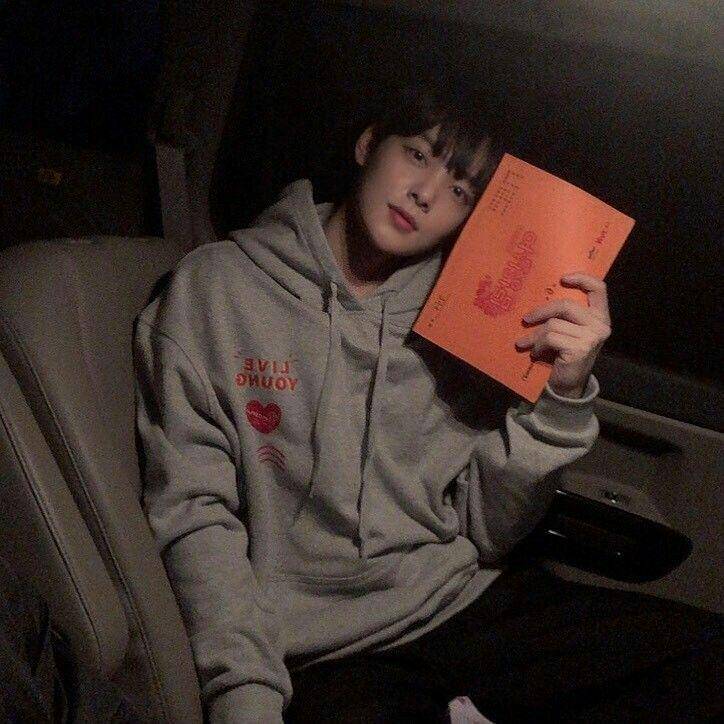 instagram.com/mingi_1122