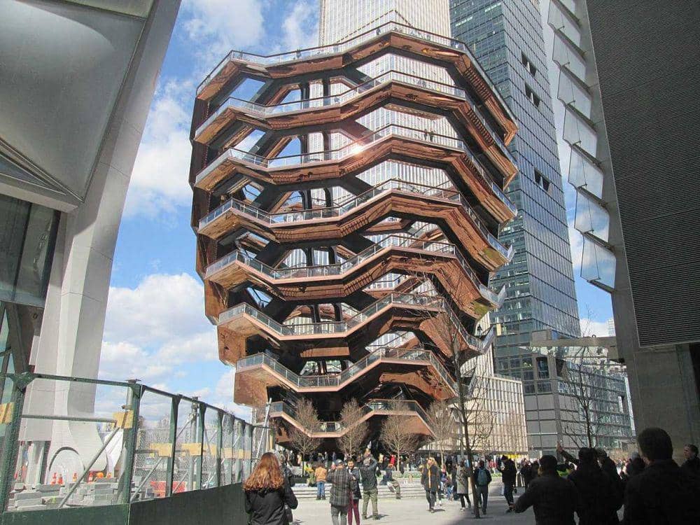 Bangunan Hudson Yards Vessel yang jadi lokasi bunuh diri korban. (Wikimedia.org/Epicgenius)