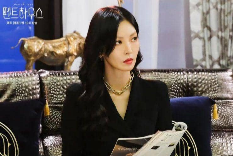 Mewah, 10 Harga Perhiasan Kim So Yeon di 'The Penthouse' (Part 1)