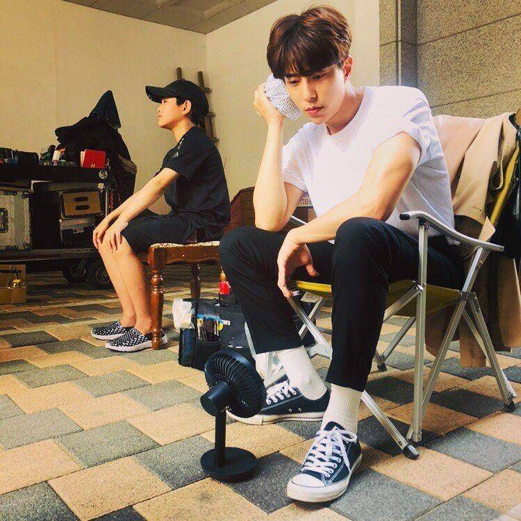Instagram.com/yoonhyunmin