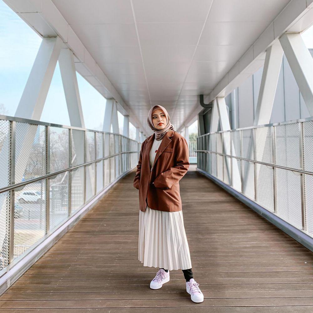 9 Ide Mix and Match OOTD Hijab saat Berlibur ala Bianca Kartika