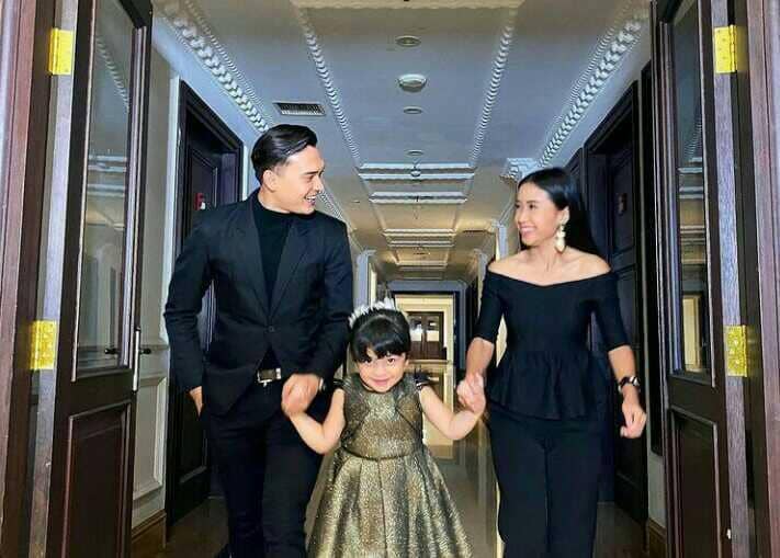 10 Potret Kedekatan Rendi dan Miss Kiki, Gak Kalah dari Andin dan Al