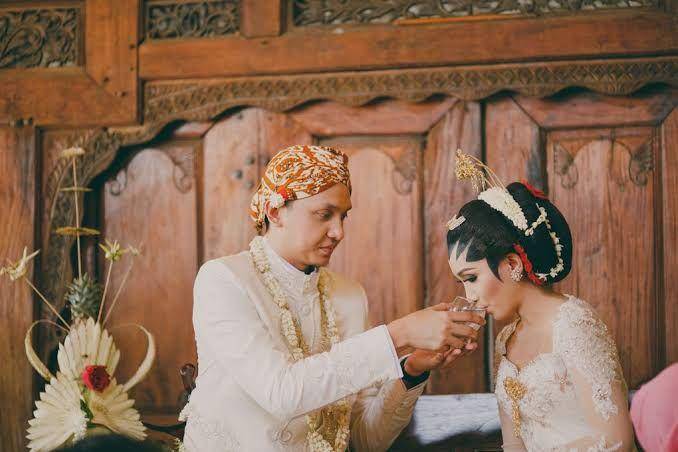 bridestory.com