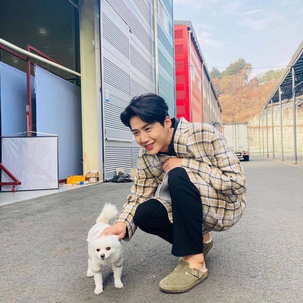 Kim Seon Ho (instagram.com/seonho__kim)