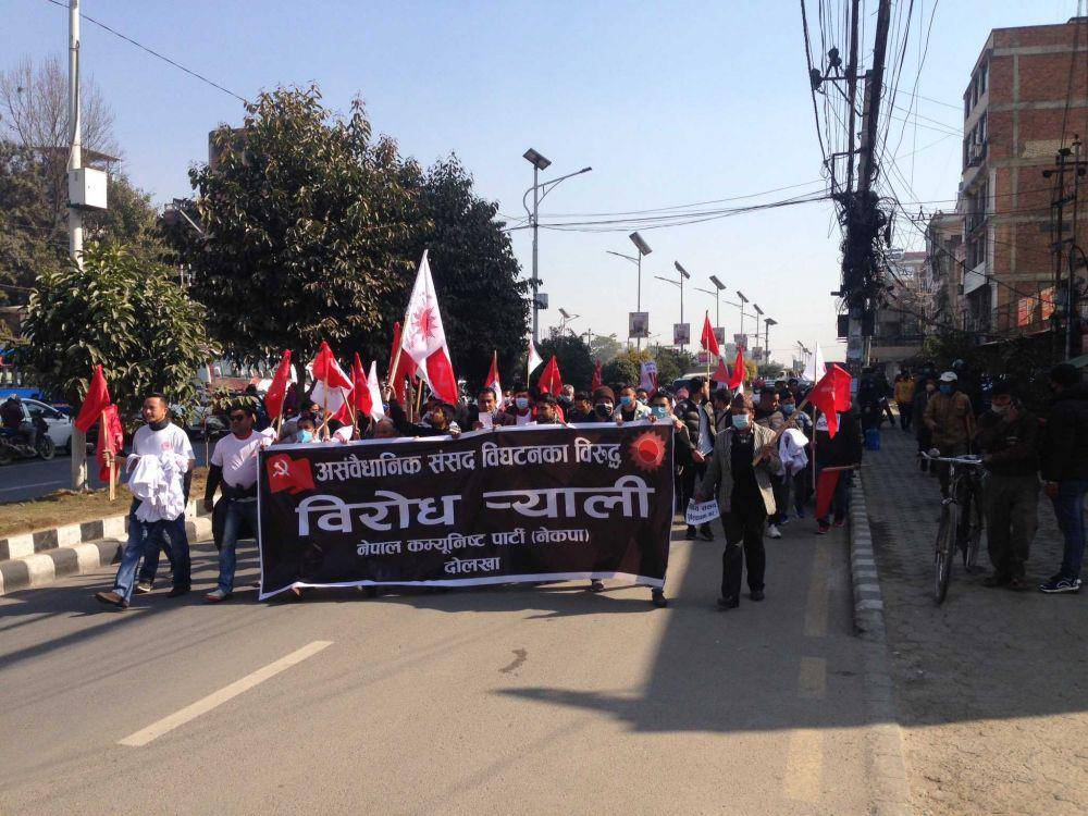 Rakyat Nepal protes menentang pembubaran parlemen yang dilakukan oleh PM Sharma Oli. (twitter.com/Bhadra Sharma)