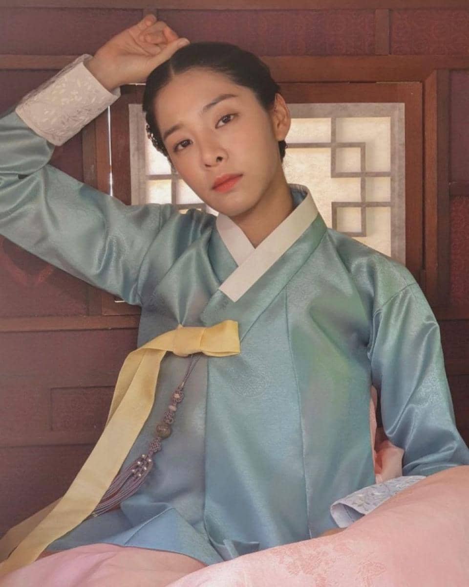 Instagram.com/_seorina