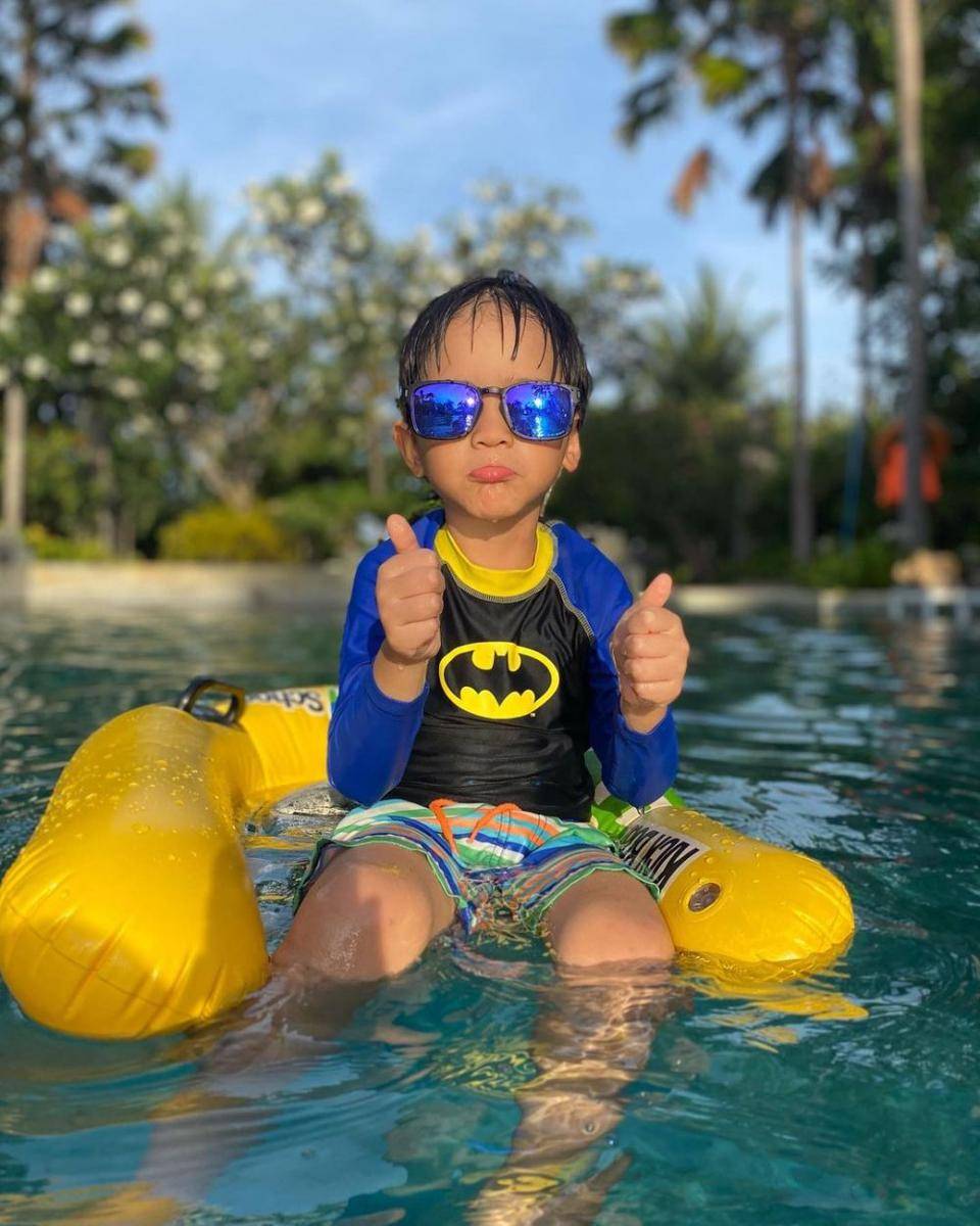 instagram.com/ernestprakasa