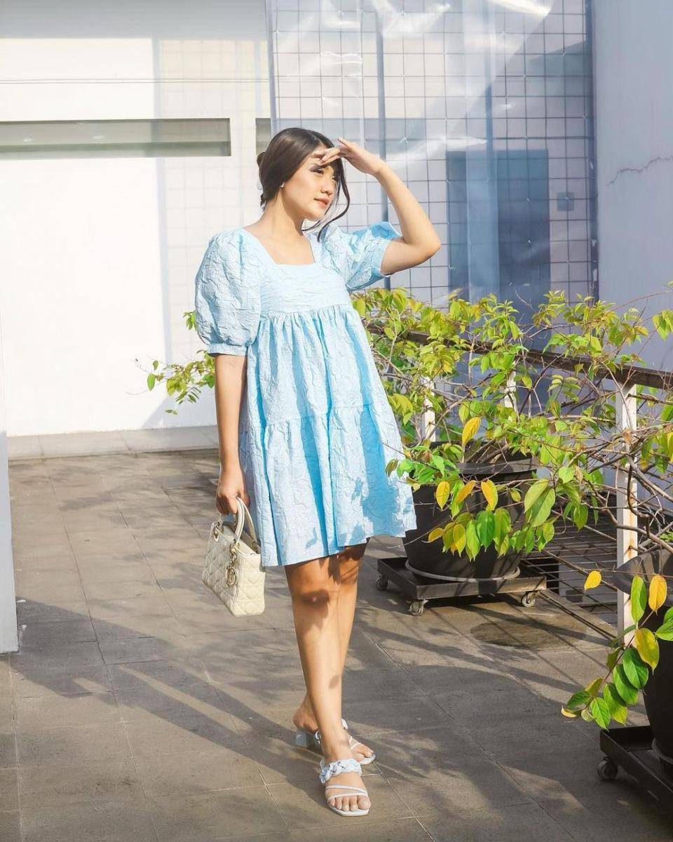 instagram.com/anissaaziza
